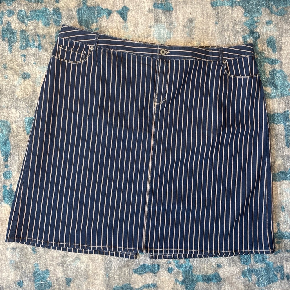 NWOT Cato Women’s Knee Length Striped Navy Blue Denim Jean Skirt Plus 28W